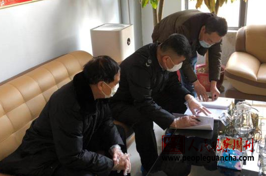 ������ׯӦ����Ա�³�һ���ϸ�������ػ�����ҵ����