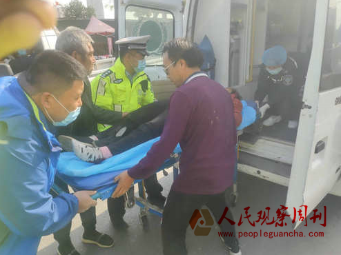 �ൺ����·����ͨ�¹ʿ�����ɫͨ��Ϊ��ԱӮ������ʱ��