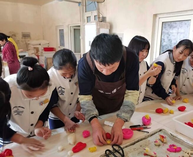 ��ī�Ʒ�����Ʒ���ѧ���з������Ļ��Ų�������ѵѧϰ