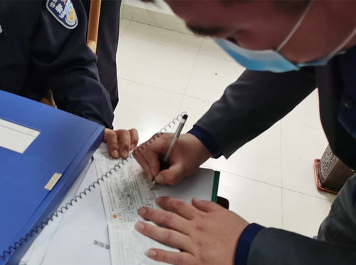 �ൺһ4S��Ϊ�˹������㾹Ȼ��Ա�������족���Ƴ���·