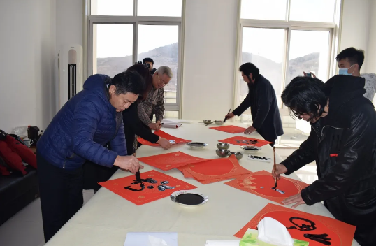 ɽ����ī:��ӭ���͸���־Ը��ḻ�����Ļ�����