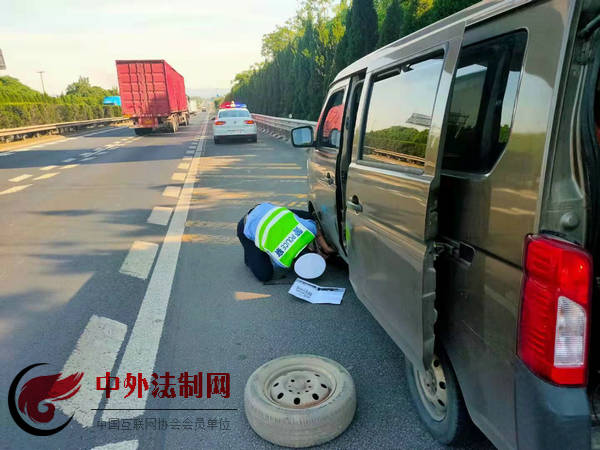 Ů��ʻԱ��̥���� �ൺͬ�����ٽ���ů��ʩ��