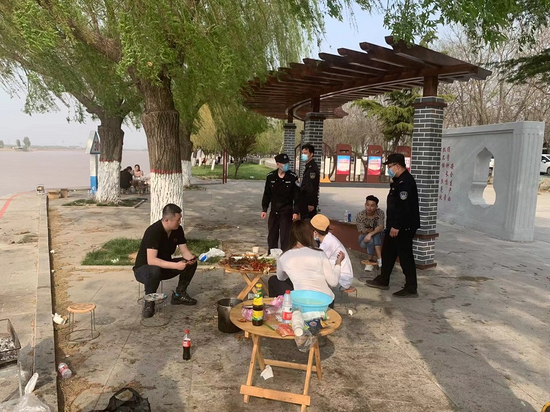 ���˻ƺӺ���֣�����¶���տ� �����Ҹ��ƺ�