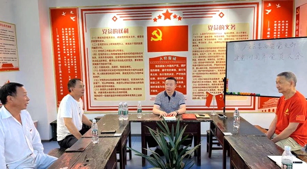 ����Խ�Ͼ�ԽҪ���Ե�Ա��ɫ