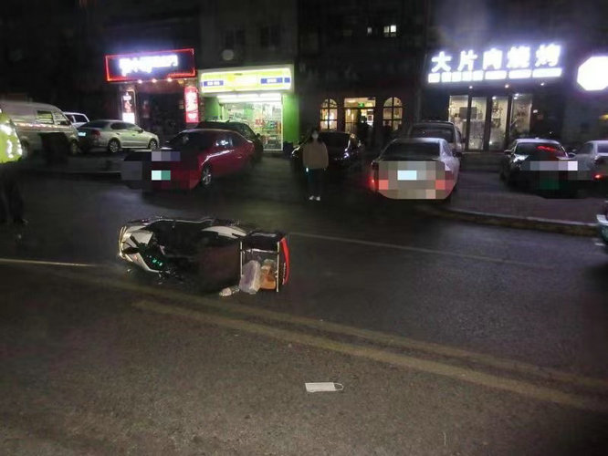 �綯��ײ������Ǯҽ�� ���������ȼü֮��