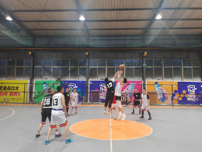 ��ú����ʮ�˹������޹�˾�ٰ조��ף����70���ꡱְ������