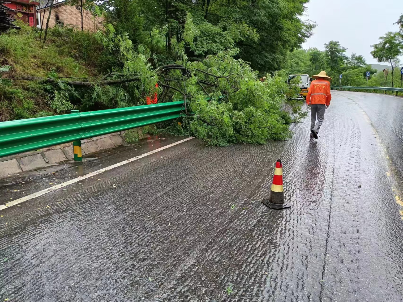 ����¤�ع�·����սѴ�ڱ���ͨ  