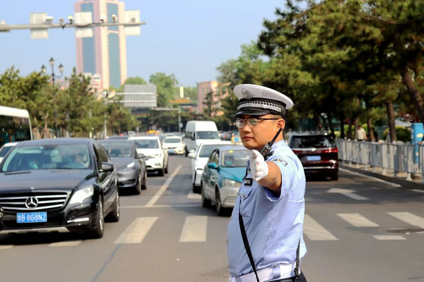 �ൺ���Ͻ�������ѧ���ռ��ǵ���ܰ��ʾ